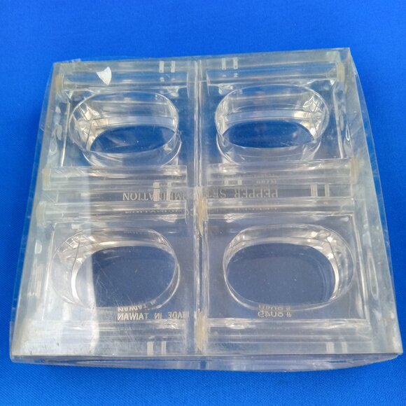 Set of 4 vintage clear plastic napkin holders salt & pepper combo in box unused - Picture 7 of 9